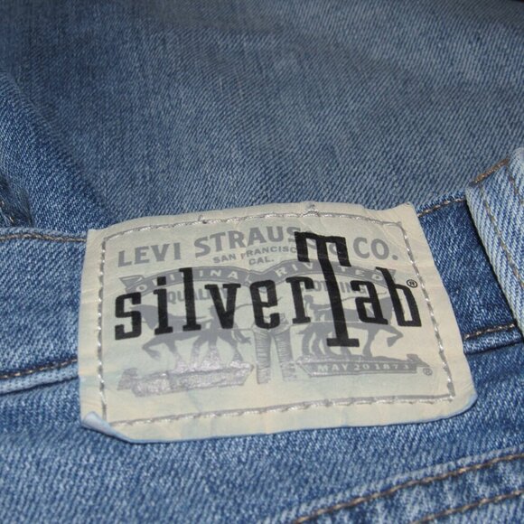 Levi’s SILVERTAB Mom Jean High Rise Medium Wash Jeans Size 28 - Picture 6 of 6